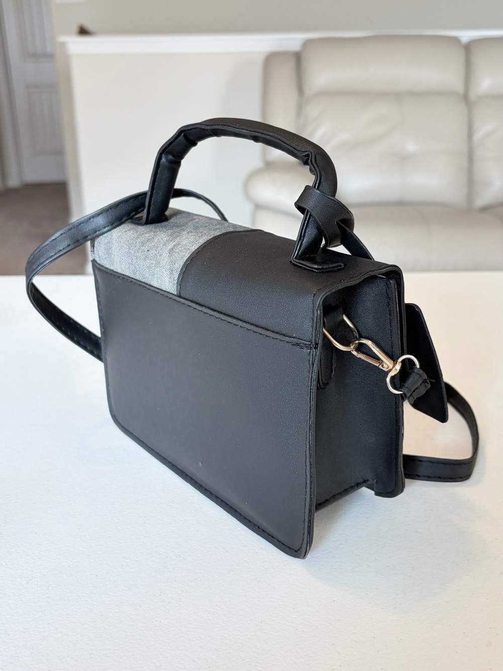 Color Block Crossbody Handbag. - Picture 6 of 8